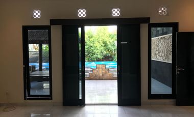 DIJUAL CEPAT! Rumah Mewah Denpasar 565m² + Private Pool, 7 Kamar, Siap Huni, 7,9 M Nego