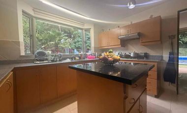 VENTA HERMOSA CASA EN SAN LUCAS, MEDELLIN