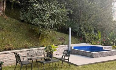 VENTA HERMOSA CASA EN SAN LUCAS, MEDELLIN