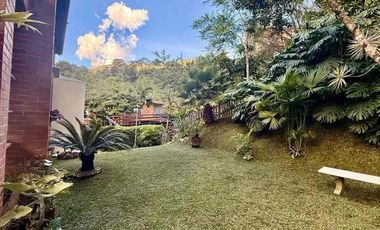 VENTA HERMOSA CASA EN SAN LUCAS, MEDELLIN