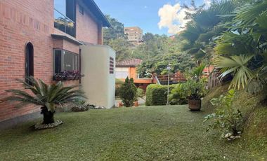 VENTA HERMOSA CASA EN SAN LUCAS, MEDELLIN