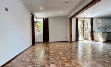 ARRIENDO CASA  GRANDE CON PISCINA