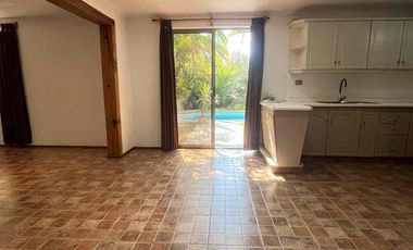 ARRIENDO CASA  GRANDE CON PISCINA
