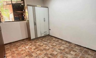 ARRIENDO CASA  GRANDE CON PISCINA