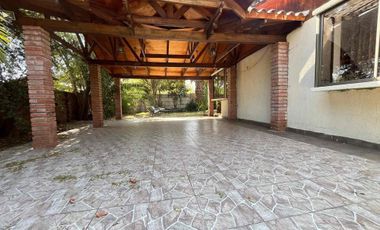 ARRIENDO CASA  GRANDE CON PISCINA