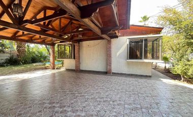 ARRIENDO CASA  GRANDE CON PISCINA