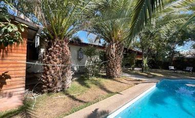 ARRIENDO CASA  GRANDE CON PISCINA