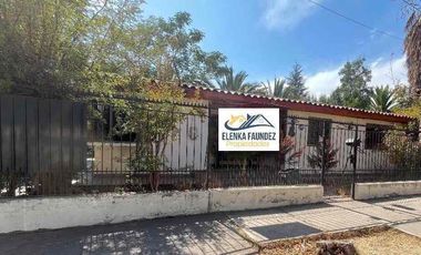 ARRIENDO CASA  GRANDE CON PISCINA