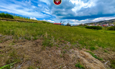Amplio terreno en Paute 8300 m² con agua natural, excelente ubicación junto a la vía y vista al valle – land for sale in Paute Ecuador