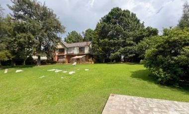 PRECIOSA CASA EN VENTA EN LA COLONIA EL MIRADOR LA CALERA