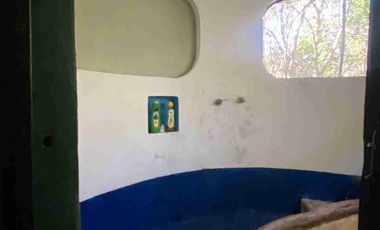 CABAÑA EN LA SELVA CON PANEL SOLAR. VIVE CERCA DE UN CENOTE