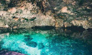 CABAÑA EN LA SELVA CON PANEL SOLAR. VIVE CERCA DE UN CENOTE