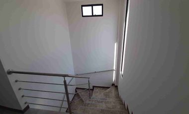 Vendo linda casa dos plantas, en urbanización La Joya- etapa Topacio