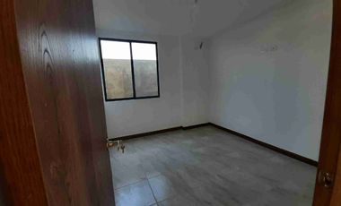 Vendo linda casa dos plantas, en urbanización La Joya- etapa Topacio