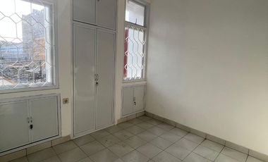 DISEWAKAN MURAH RUMAH LOKASI SANGAT STRATEGIS DI TAWAKAL GROGOL JAKARTA BARAT