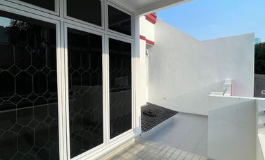 DISEWAKAN MURAH RUMAH LOKASI SANGAT STRATEGIS DI TAWAKAL GROGOL JAKARTA BARAT