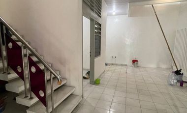 DISEWAKAN MURAH RUMAH LOKASI SANGAT STRATEGIS DI TAWAKAL GROGOL JAKARTA BARAT
