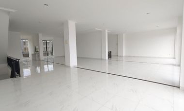 Ruko Ebony Island Batavia Pik, Uk 4,5X18 (3 Lantai) Gandeng Murah