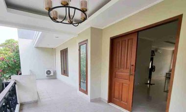 Dijual rumah Pondok Indah ( baru renov)