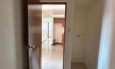 SPACIOUS 3 BEDROOM READY TO MOVE IN PALM BEACH WEST PASAY NEAR MOA