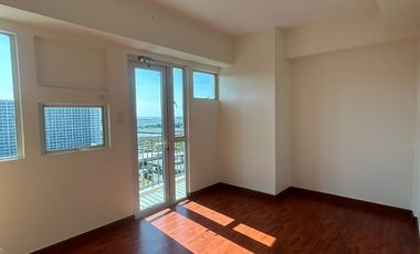 SPACIOUS 3 BEDROOM READY TO MOVE IN PALM BEACH WEST PASAY NEAR MOA