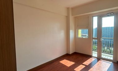 SPACIOUS 3 BEDROOM READY TO MOVE IN PALM BEACH WEST PASAY NEAR MOA
