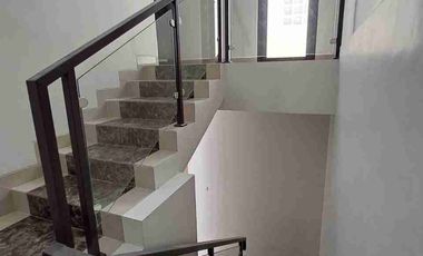 Rumah Baru Modern di Batu Indah Batununggal Bandung