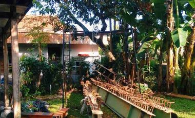 Jual rumah dengan tanah luas.cocok utk rumah kost.