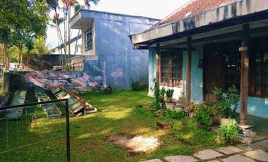 Jual rumah dengan tanah luas.cocok utk rumah kost.