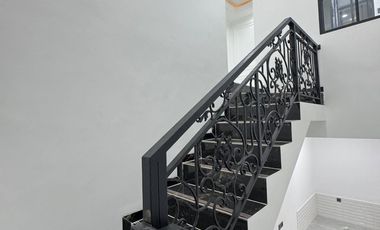 Town house mewah 800 meter ke pintu tol pancoran mas