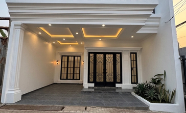 Town house mewah 800 meter ke pintu tol pancoran mas