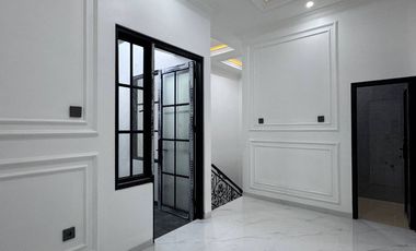 Town house mewah 800 meter ke pintu tol pancoran mas
