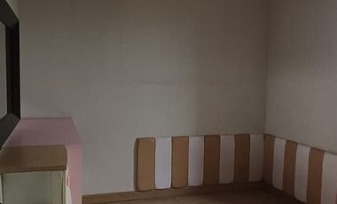 DISEWAKAN RUMAH FURNISHED 2 LANTAI DENGAN AC @GOLF LAKE