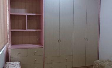 DISEWAKAN RUMAH FURNISHED 2 LANTAI DENGAN AC @GOLF LAKE