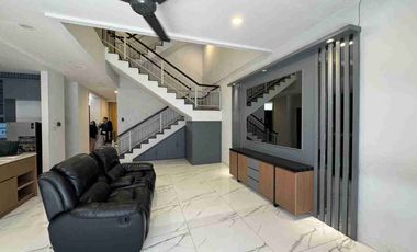 D sewa town house CBD pluit
