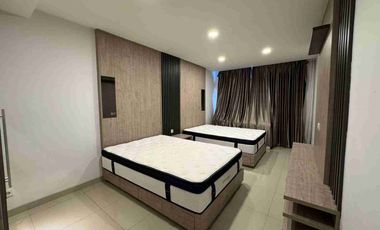 D sewa town house CBD pluit