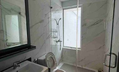 D sewa town house CBD pluit
