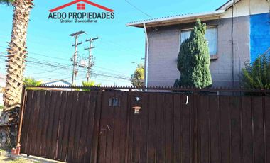 Se Vende Funcional Casa de dos pisos, en Villa Príncipe de Gales, comuna de La Calera, Región de Valparaíso.