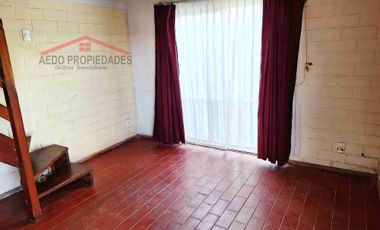 Se Vende Funcional Casa de dos pisos, en Villa Príncipe de Gales, comuna de La Calera, Región de Valparaíso.