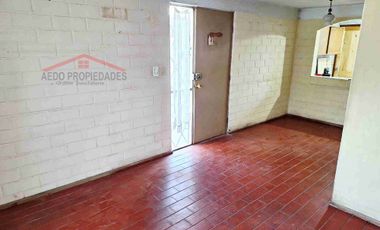 Se Vende Funcional Casa de dos pisos, en Villa Príncipe de Gales, comuna de La Calera, Región de Valparaíso.