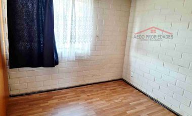Se Vende Funcional Casa de dos pisos, en Villa Príncipe de Gales, comuna de La Calera, Región de Valparaíso.