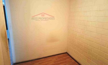 Se Vende Funcional Casa de dos pisos, en Villa Príncipe de Gales, comuna de La Calera, Región de Valparaíso.