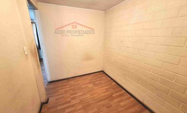 Se Vende Funcional Casa de dos pisos, en Villa Príncipe de Gales, comuna de La Calera, Región de Valparaíso.