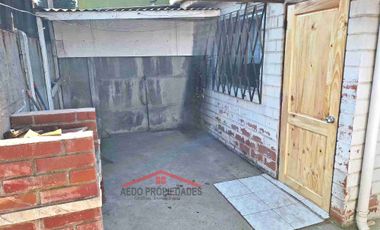 Se Vende Funcional Casa de dos pisos, en Villa Príncipe de Gales, comuna de La Calera, Región de Valparaíso.