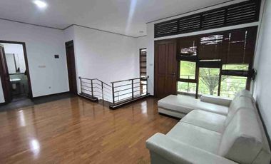Disewakan Rumah Luas 2 lantai di Batununggal cocok untuk Tempat Tinggal atau Kantor