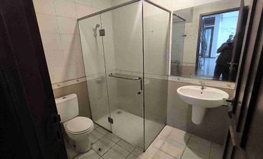 Disewakan Rumah Luas 2 lantai di Batununggal cocok untuk Tempat Tinggal atau Kantor