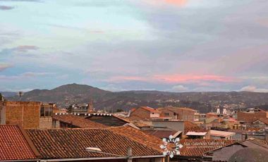 EN VENTA - DEPARTAMENTO CON 2 DORMITORIOS Y BALCÓN, SECTOR Av . Gran Colombia, Calle Mariscal Lamar