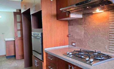 EN VENTA - DEPARTAMENTO CON 2 DORMITORIOS Y BALCÓN, SECTOR Av . Gran Colombia, Calle Mariscal Lamar