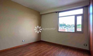 EN VENTA - DEPARTAMENTO CON 2 DORMITORIOS Y BALCÓN, SECTOR Av . Gran Colombia, Calle Mariscal Lamar