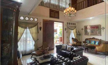Dijual Rumah Luas Teduh dan Nyaman di Jakarta Barat
